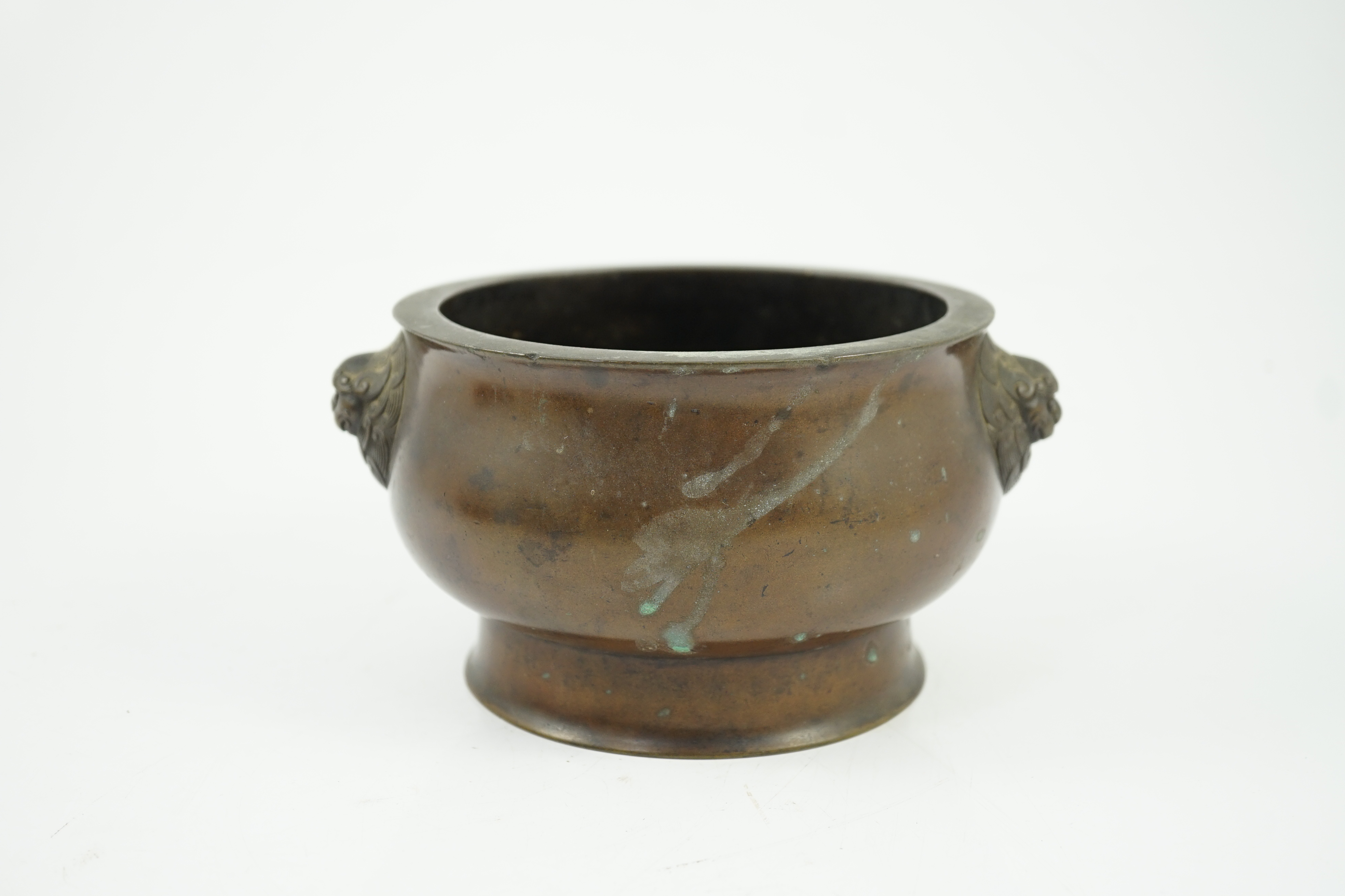 A Chinese bronze censer, gui, small seal script private mark, 17th/18th century, casting faults to interior